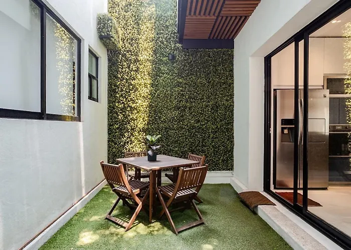 Private La Roma House With Rooftop & Firepit Ferienhaus