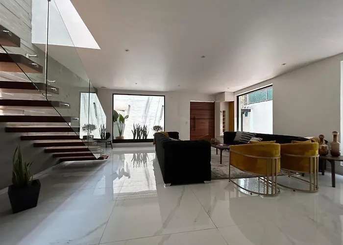 Private La Roma House With Rooftop & Firepit Ferienhaus *