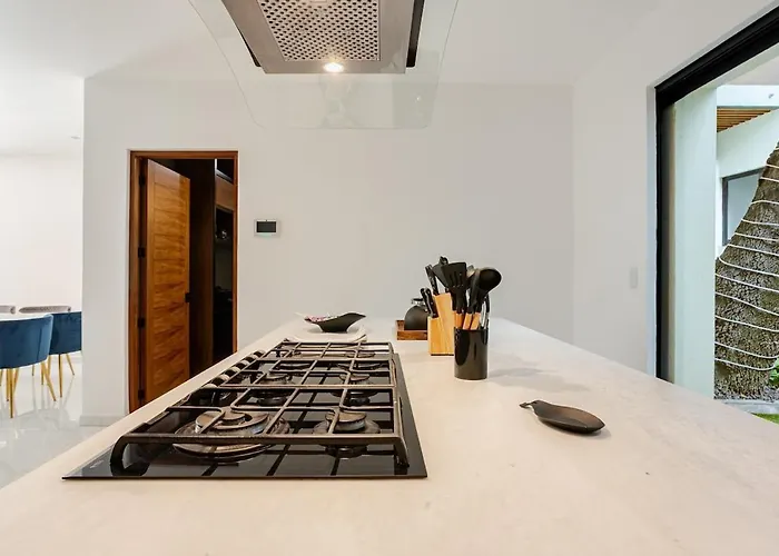 Private La Roma House With Rooftop & Firepit Ferienhaus